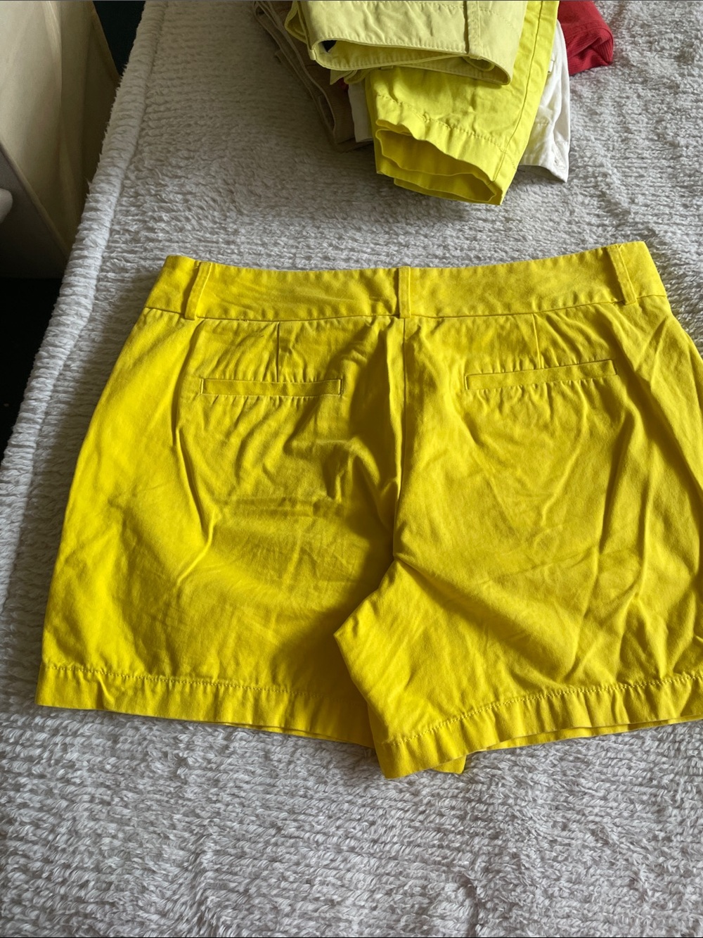 💥3/$20💥LOFT Bright Yellow Cotton Shorts - Picture 3 of 3